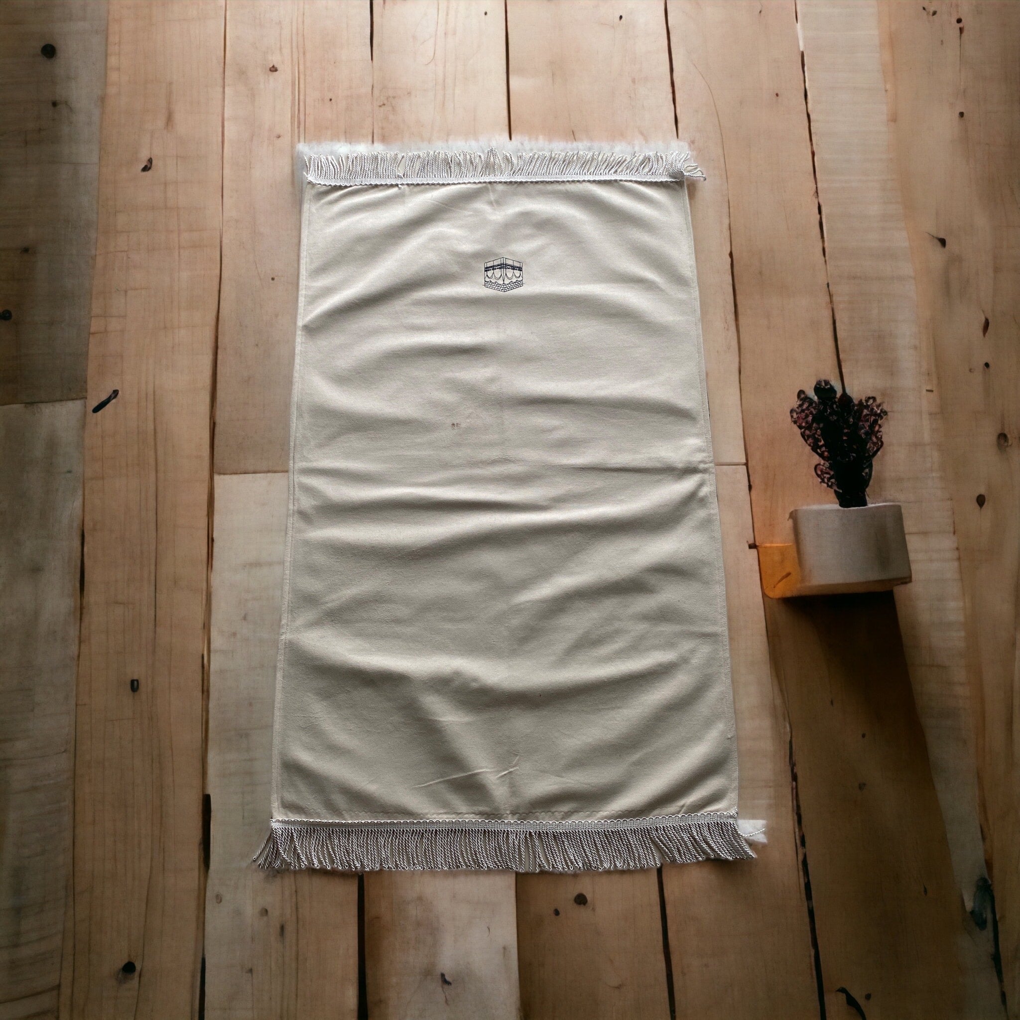 Minimal Seccade Kabe Desenli